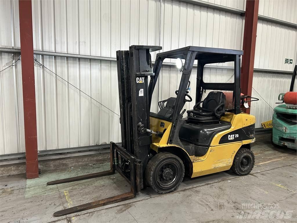 CAT GP25NT Nestekaasutrukit