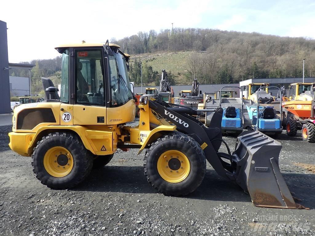 Volvo L 35 G Pyöräkuormaajat