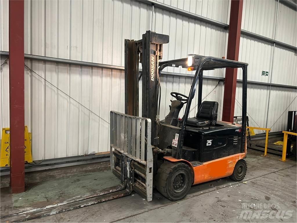 Doosan B25X-5 Sähkötrukit