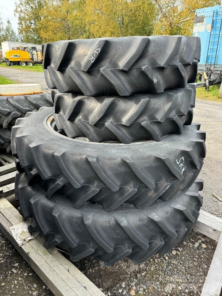 Goodyear 13.6R38 Renkaat ja vanteet