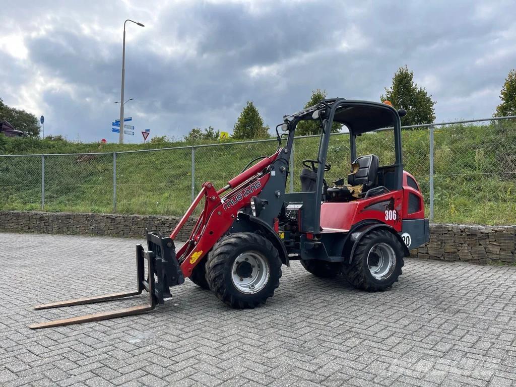 Mustang AL306 Pyöräpuskutraktori