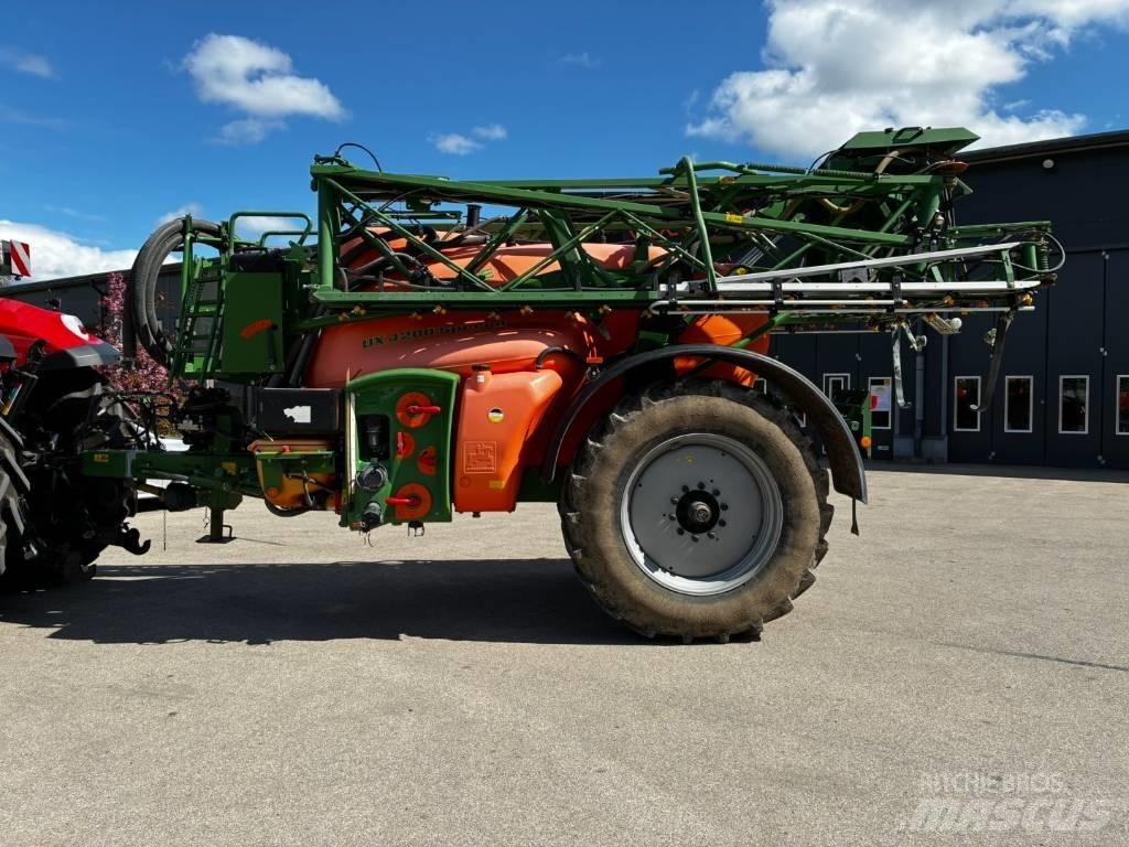 Amazone UX 4200 Hinattavat ruiskut
