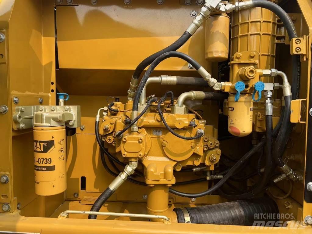 CAT 320 D Telakaivukoneet