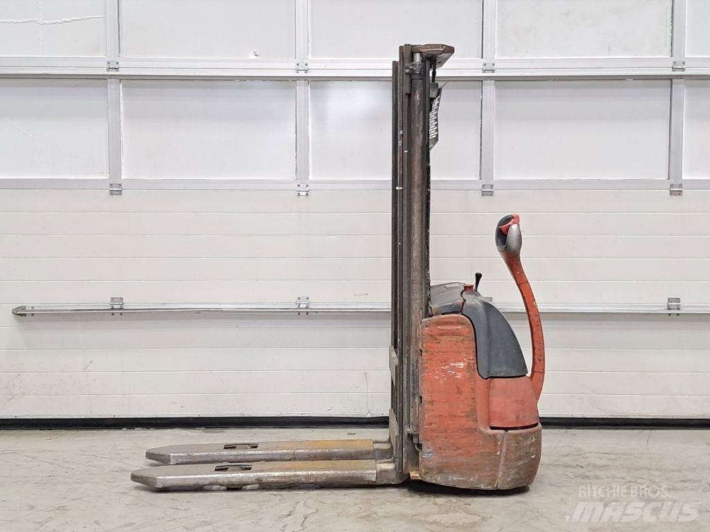 Linde L10 Käyden ajettavat pinoamistrukit