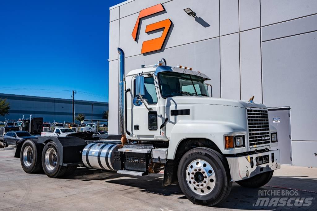 Mack Pinnacle Vetopöytäautot