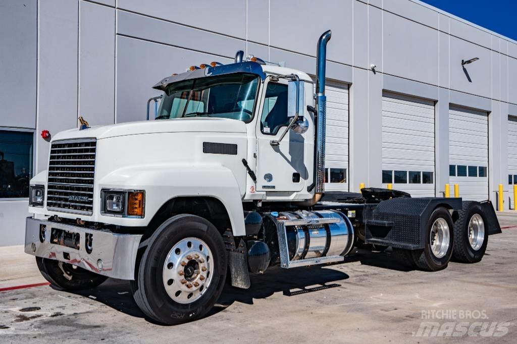 Mack Pinnacle Vetopöytäautot