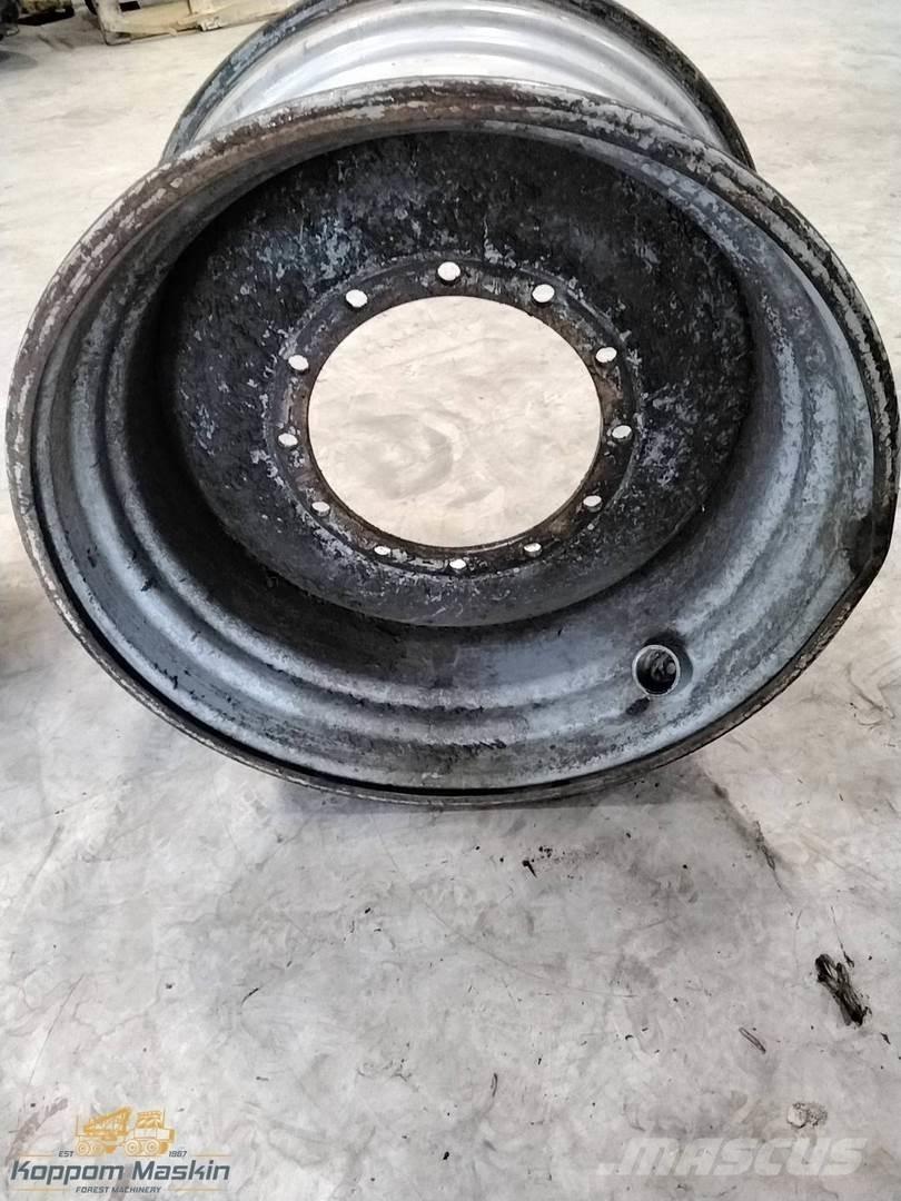 Valmet 901 20x34 Renkaat ja vanteet