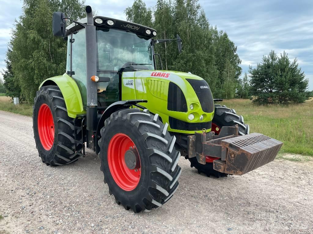 CLAAS Arion 640 Traktorit