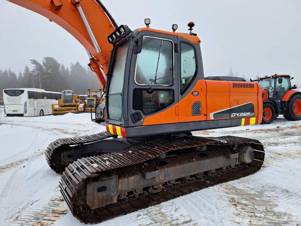 Doosan DX 225 LC Telakaivukoneet