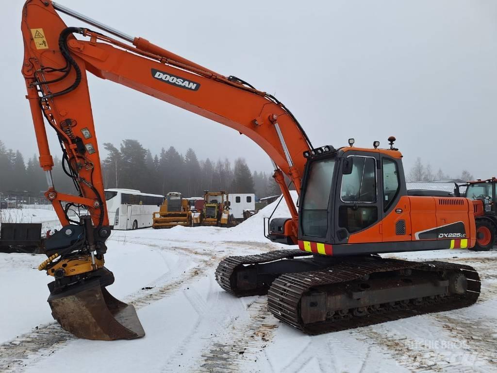 Doosan DX 225 LC Telakaivukoneet