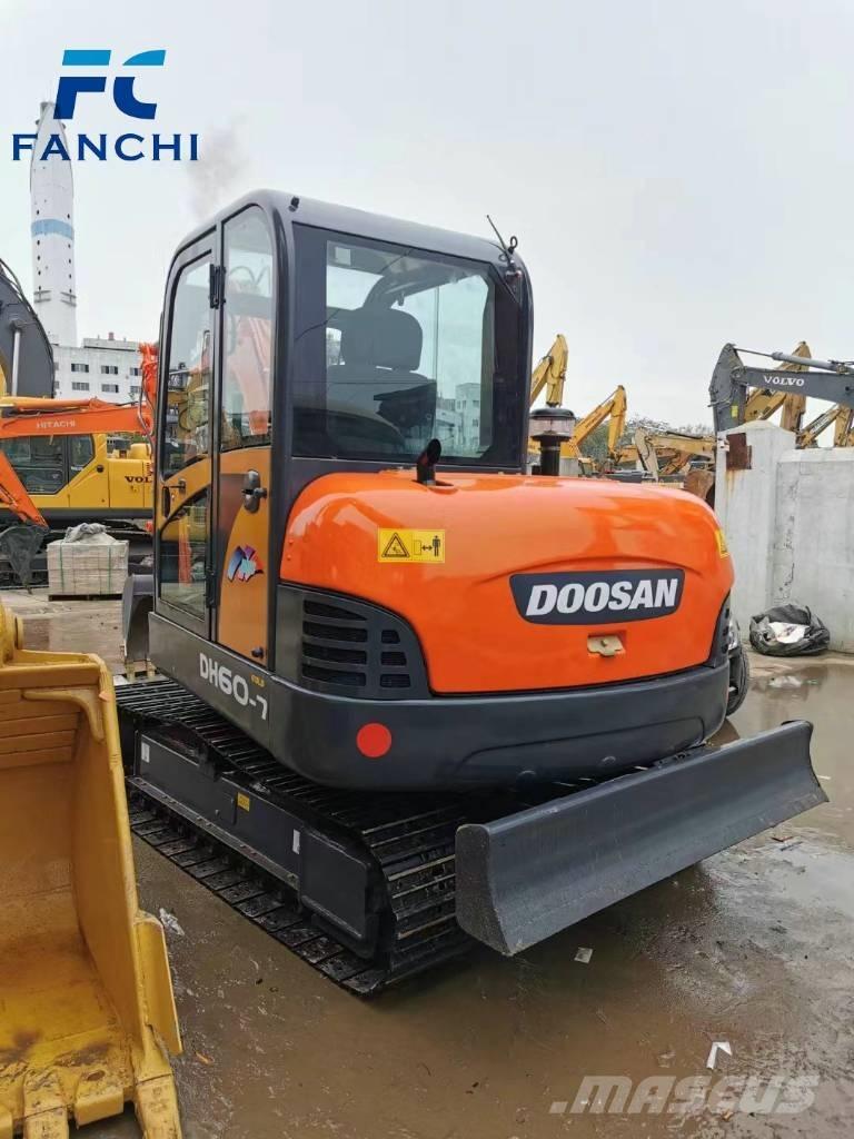Doosan DH 60-7 Minikaivukoneet < 7t