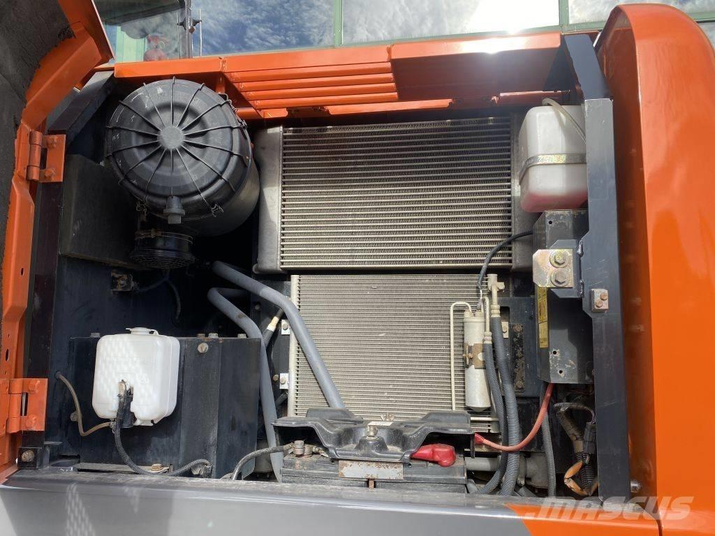 Hitachi ZX 140 W-3 Pyöräkaivukoneet