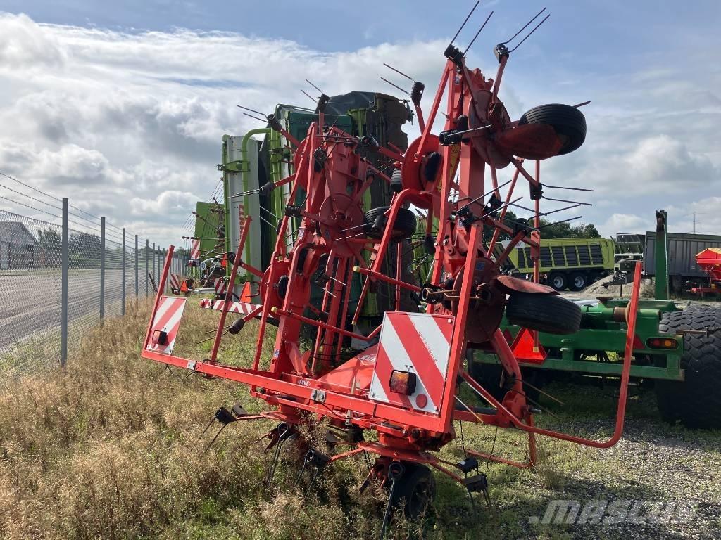 Kuhn GF 8702 Pöyhimet ja haravat
