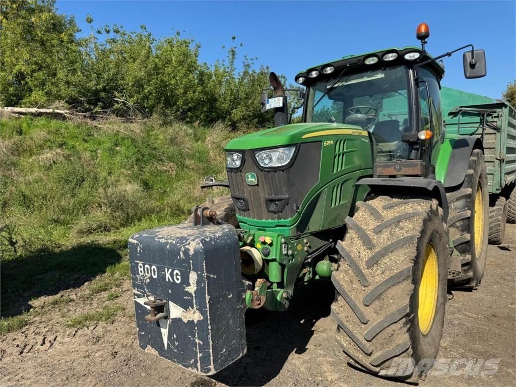 John Deere 6215 R Traktorit