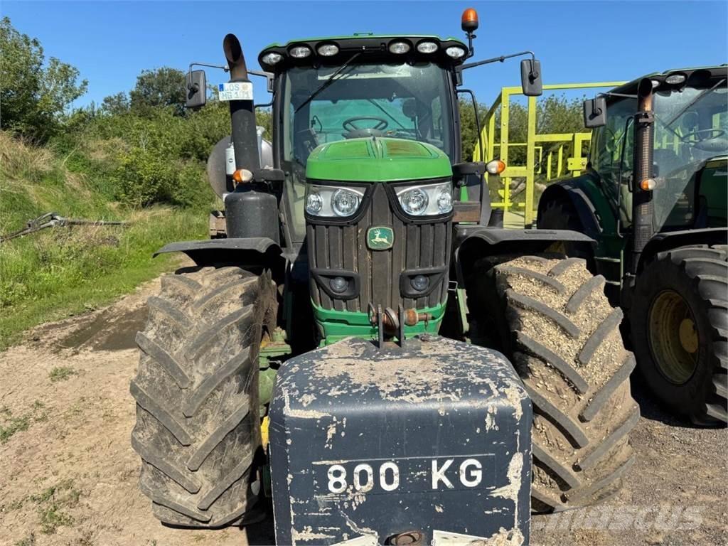 John Deere 6215 R Traktorit