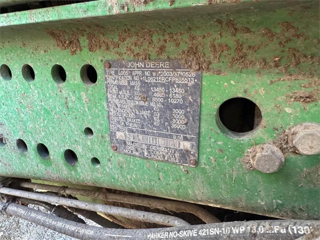 John Deere 6215 R Traktorit