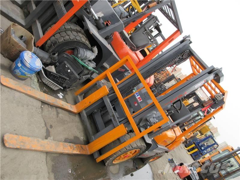 TCM FD 30 Dieseltrukit