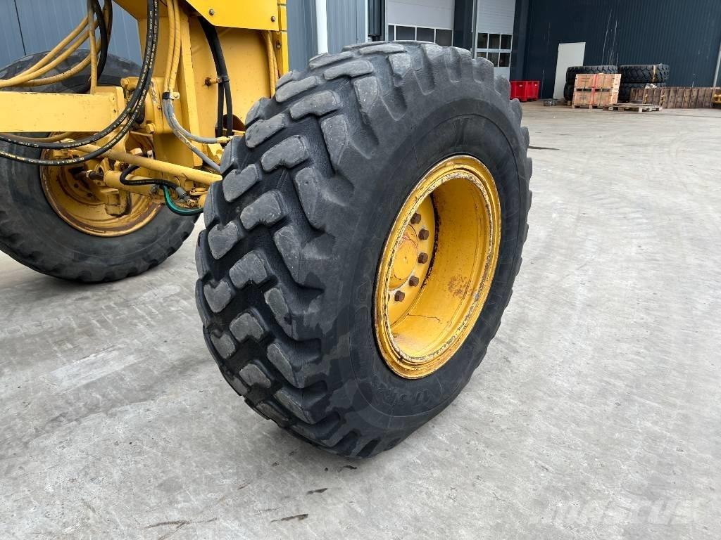CAT 140H Tiehöylät