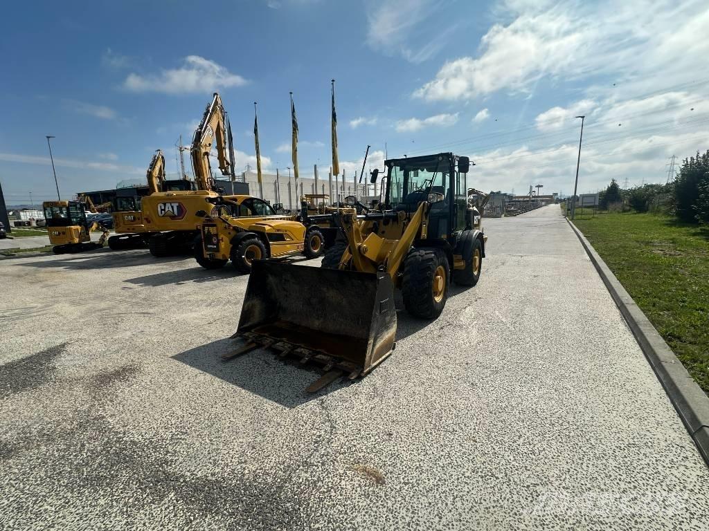 CAT 906 M Pyöräkuormaajat