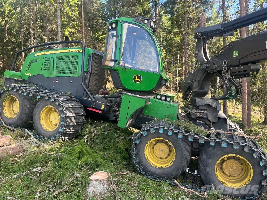 John Deere 1270 E Harvesterit