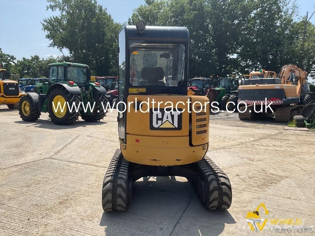 CAT 302.7 D Minikaivukoneet < 7t