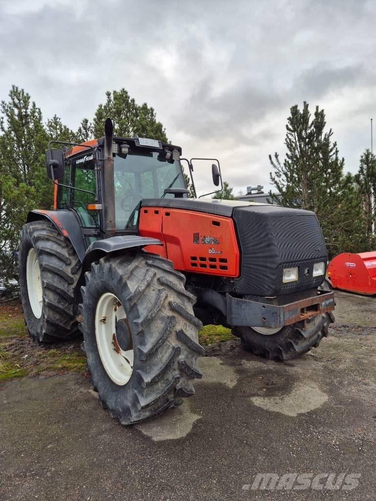 Valtra 8550 Traktorit