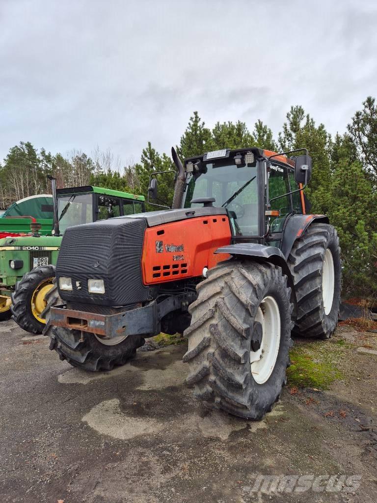 Valtra 8550 Traktorit