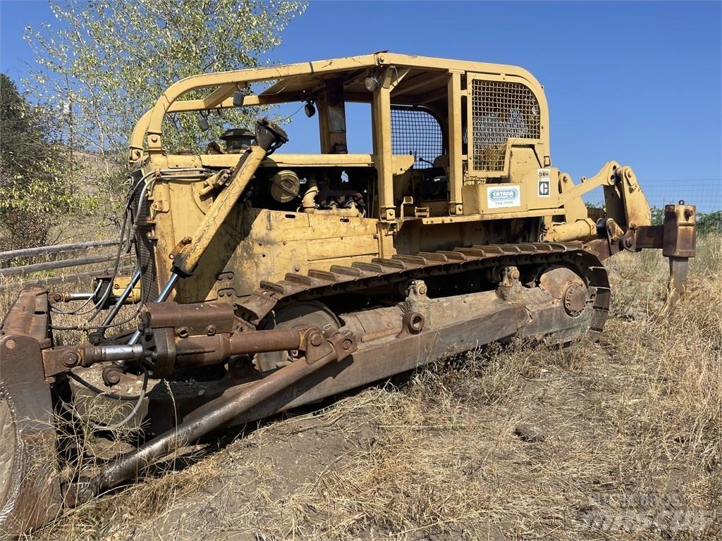 CAT D8H Telaketjupuskutraktorit