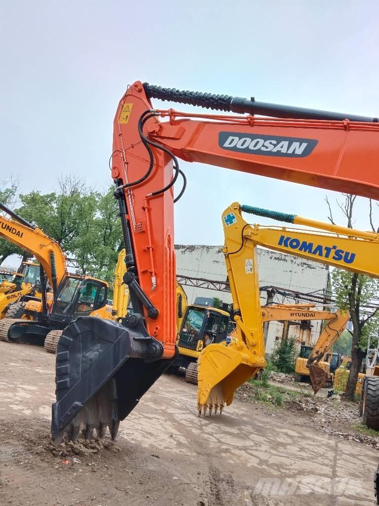 Doosan DX 300 LC Telakaivukoneet
