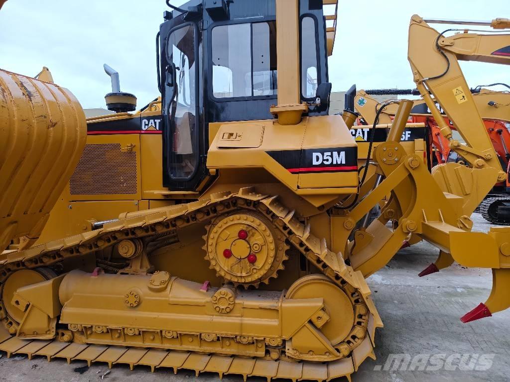 CAT D 5 M Telaketjupuskutraktorit