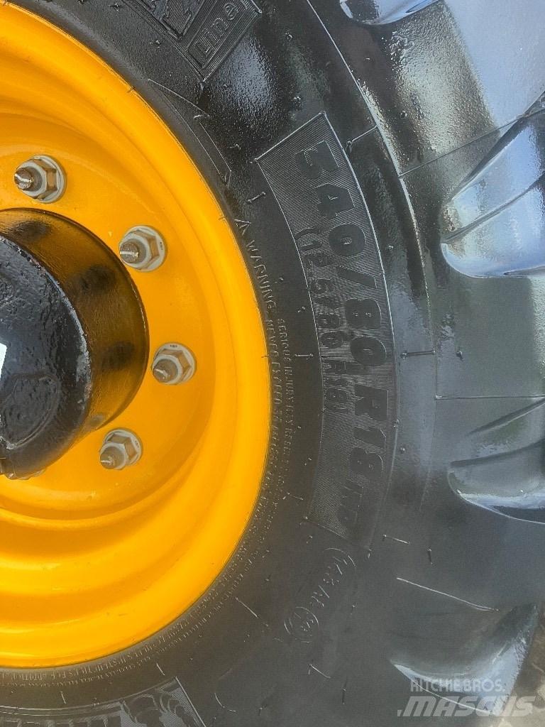 JCB 525-60 Maatalouskurottajat