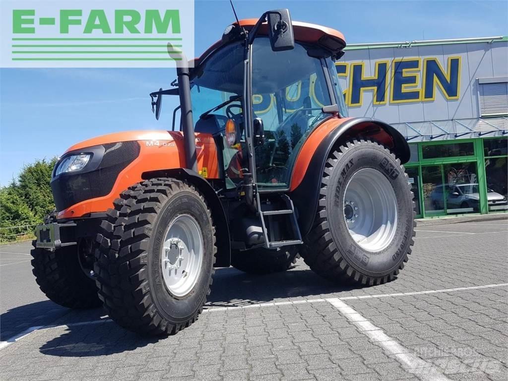 Kubota m4073 cab Traktorit