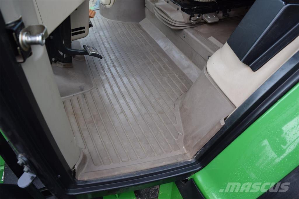 John Deere 6150 R Traktorit