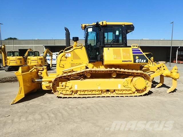 Komatsu D61EX-24 Telaketjupuskutraktorit