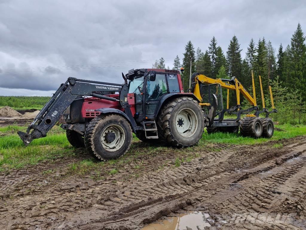 Valtra 8450 Hitech Traktorit