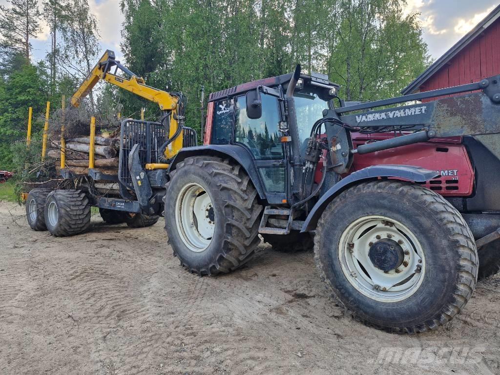 Valtra 8450 Hitech Traktorit