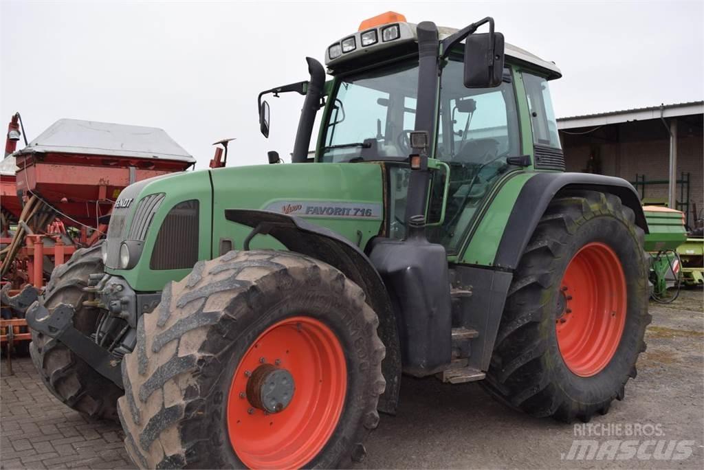 Fendt 716 Vario Traktorit