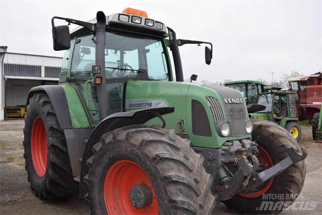 Fendt 716 Vario Traktorit