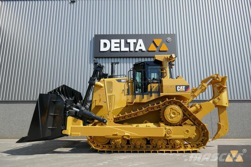 CAT D9T Telaketjupuskutraktorit