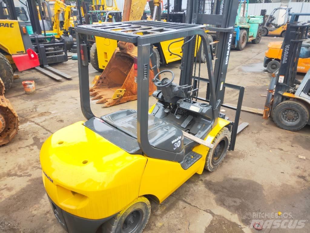 Komatsu FD 30 T-17 Dieseltrukit