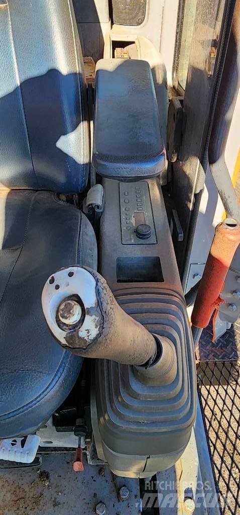 Hitachi ZX 225 USR Telakaivukoneet