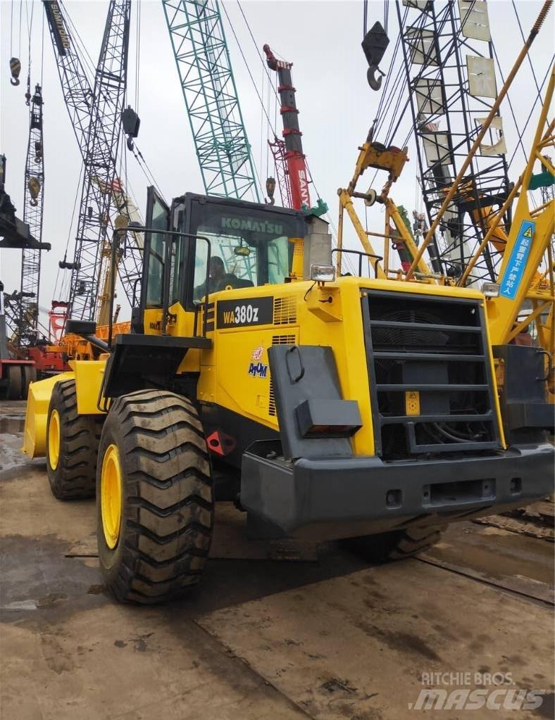 Komatsu WA 380 Pyöräkuormaajat
