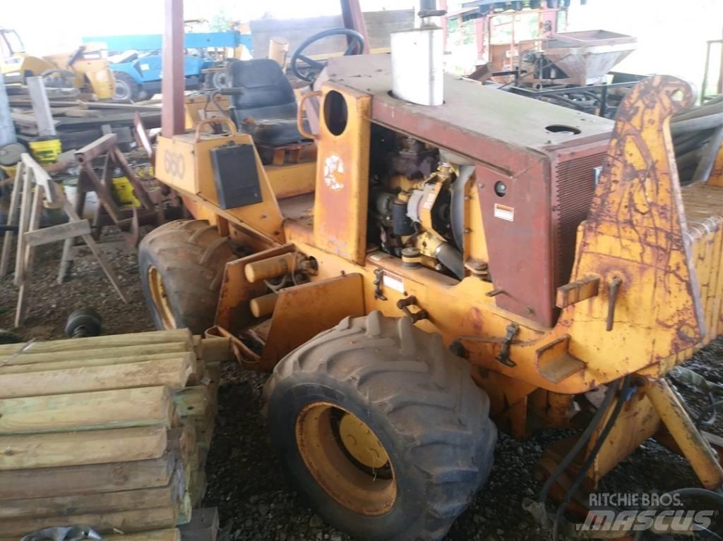 CASE 660 Ketjukaivurit