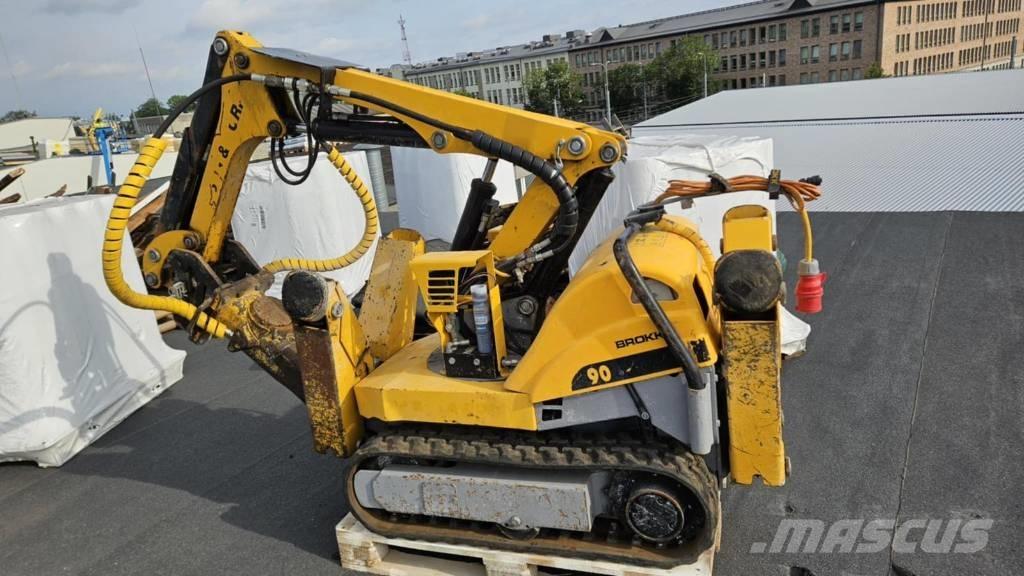 Brokk 90 Purkukoneet