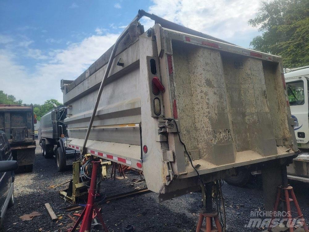  J & J 17' Dump Body Sora- ja kippiautot