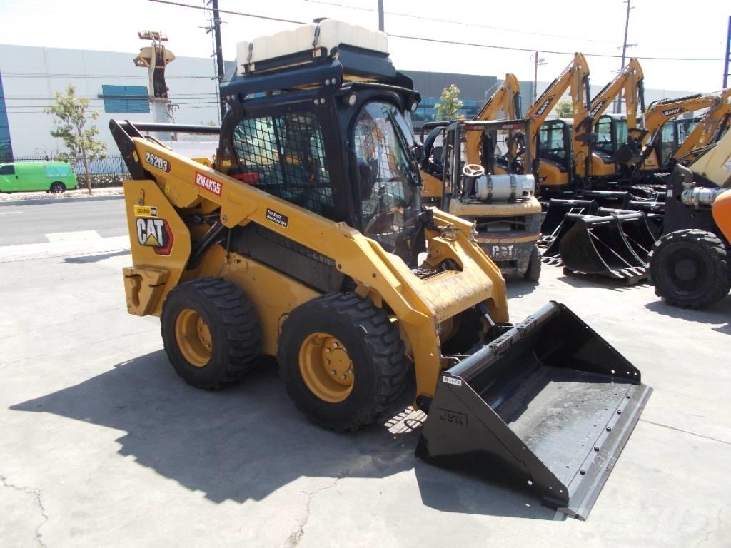 CAT 262D3 Liukuohjatut kuormaajat