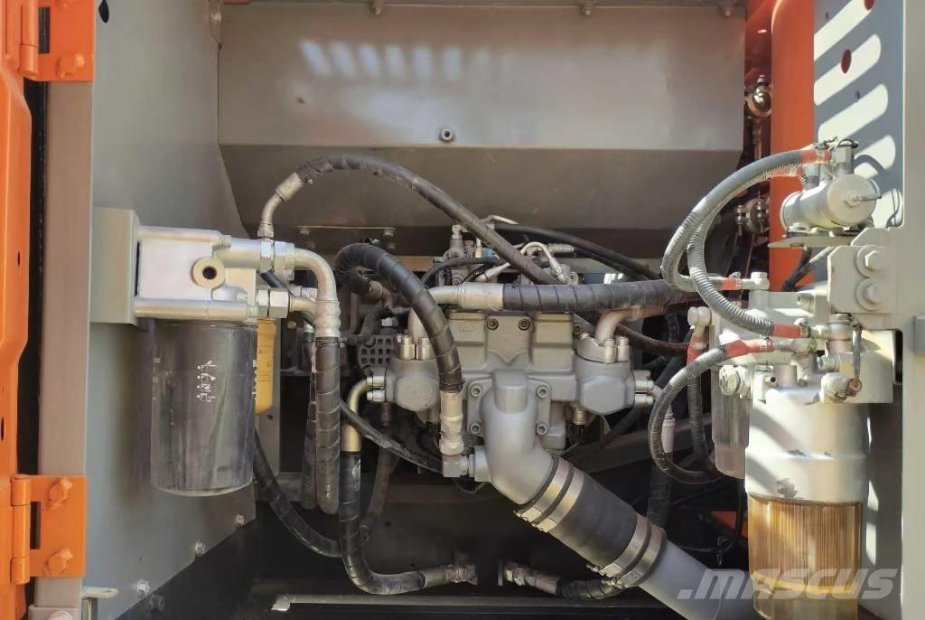 Hitachi ZX 240 Telakaivukoneet