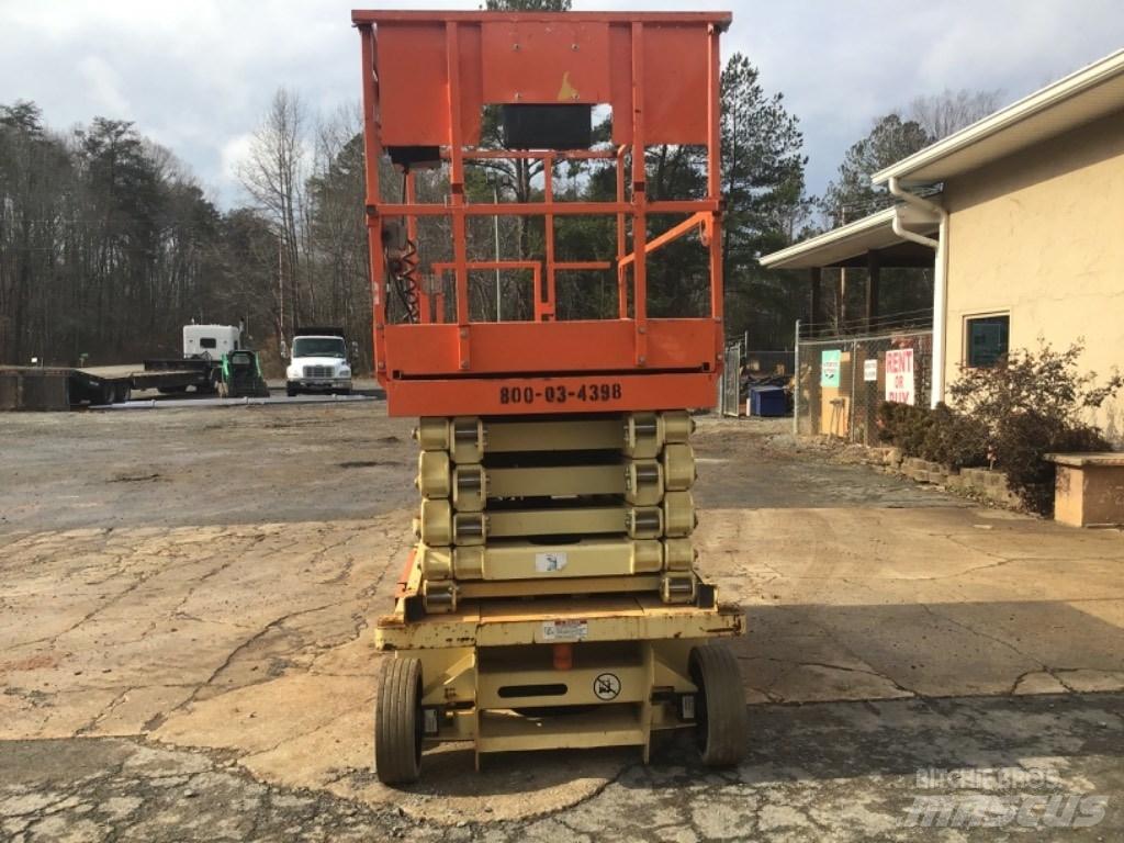 JLG 3248RS Saksilavat