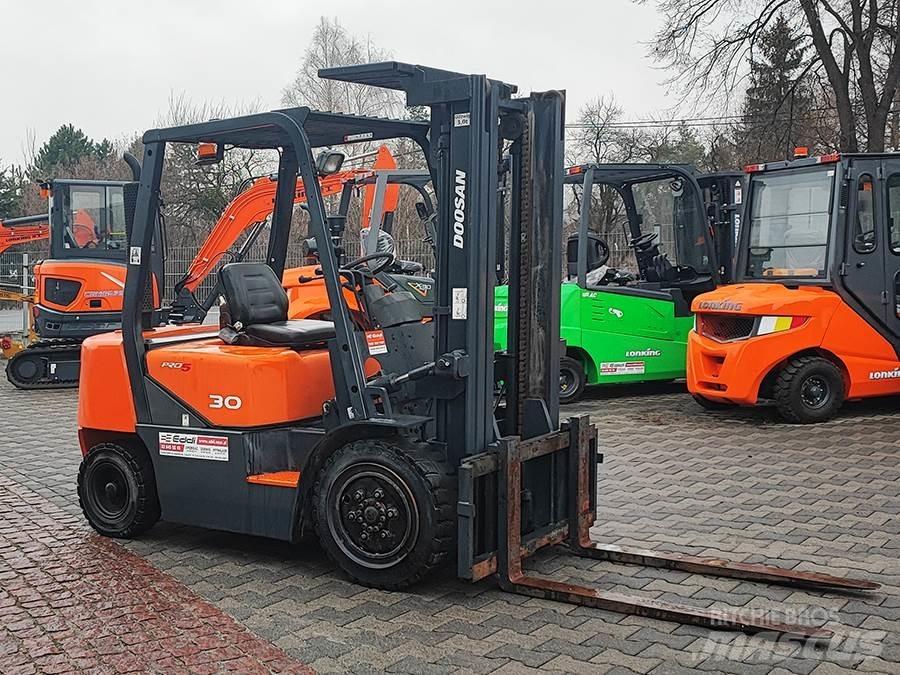Doosan D30G Dieseltrukit