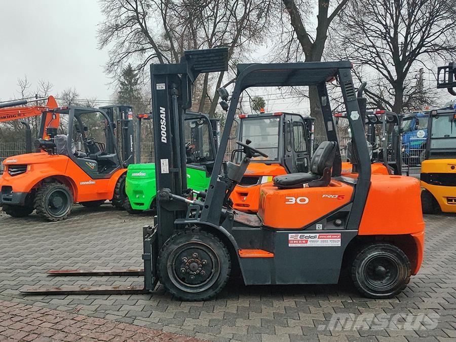 Doosan D30G Dieseltrukit